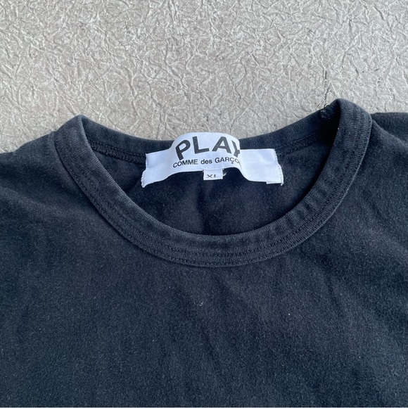 Comme does Garçons PLAY Plain T Shirt - Picture 2 of 5